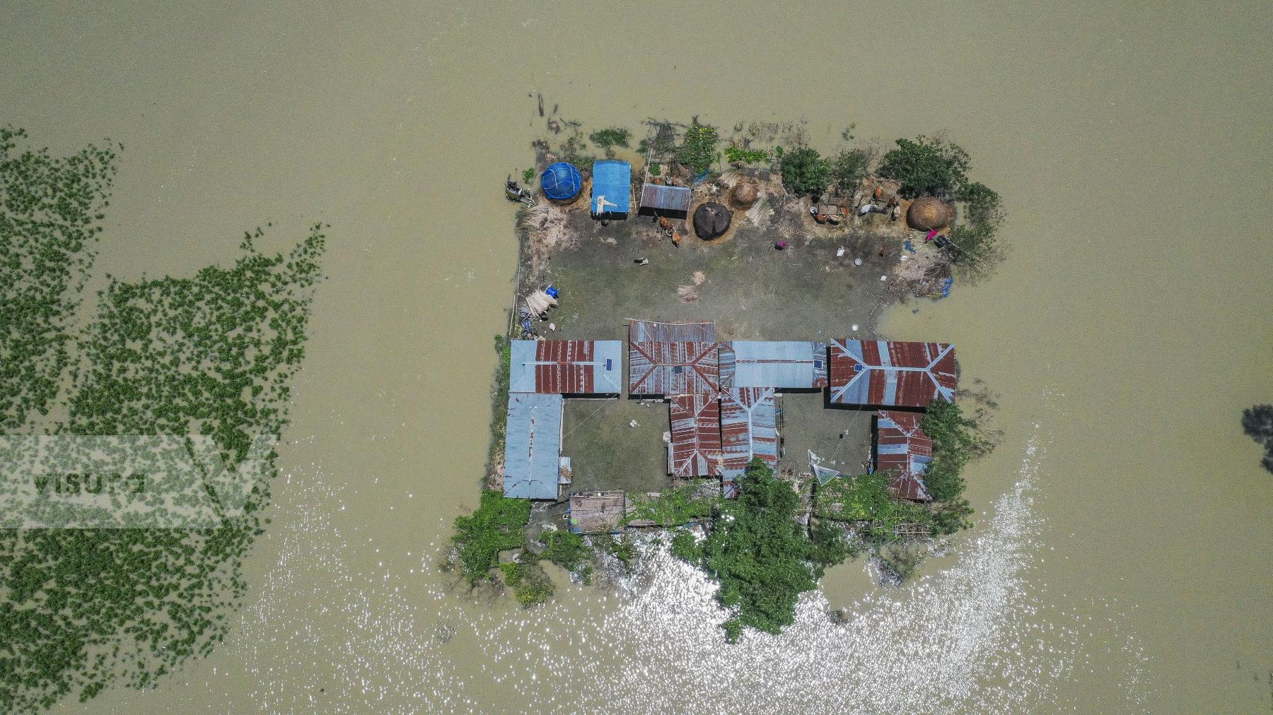 Purchase Flood in Bangladesh. by Zabed Hasnain Chowdhury