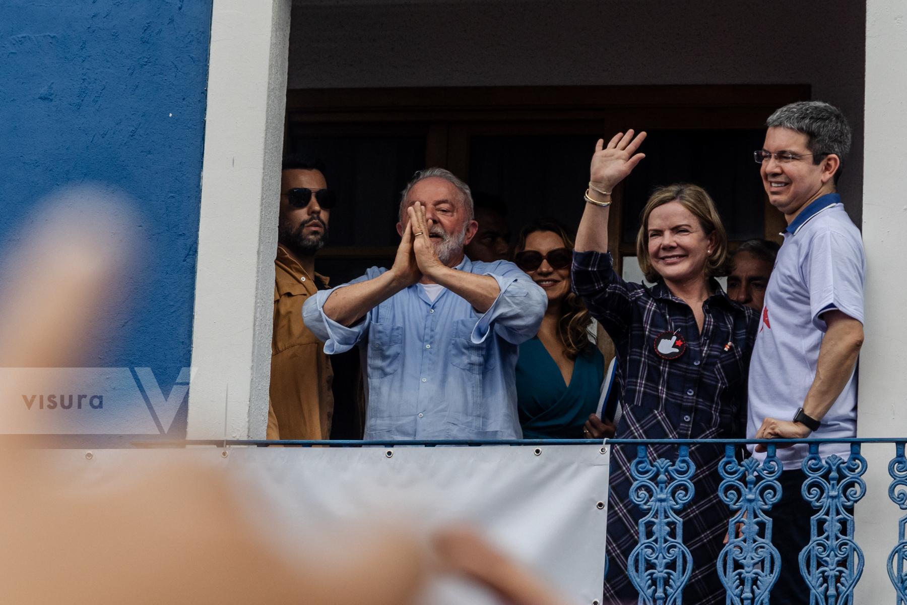 Purchase Lula meets supporters in Rio de Janeiro, October 2022 by Marí­a Magdalena Arréllaga
