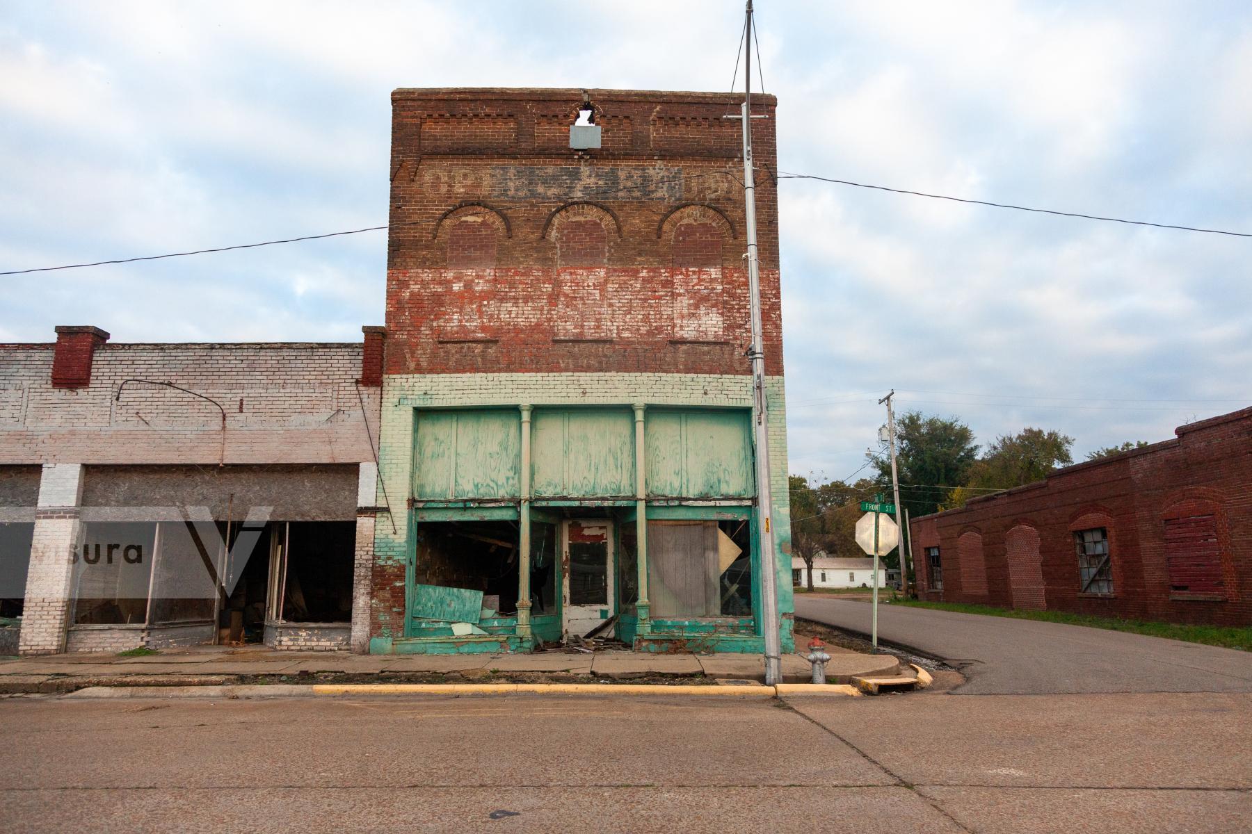 Purchase Empty Downtowns in the American South by Katie Linsky Shaw