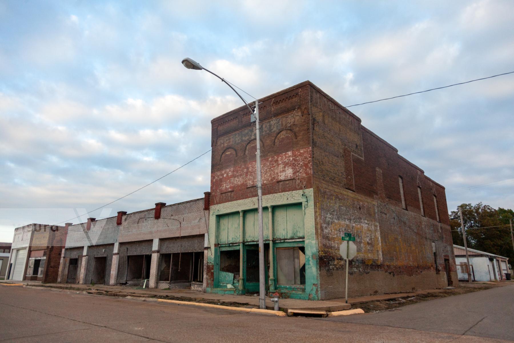Purchase Decaying Small Towns in the American South by Katie Linsky Shaw