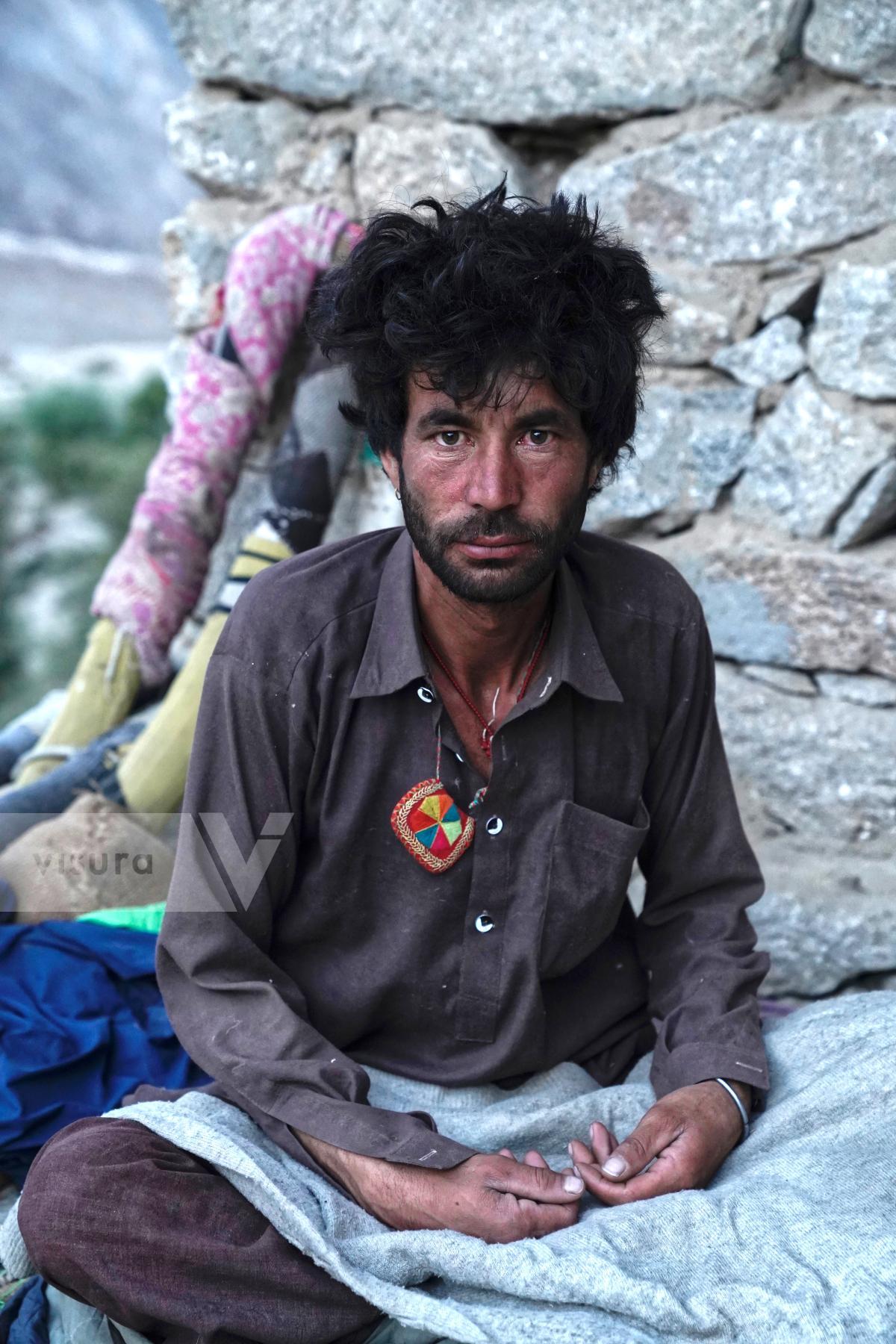 Purchase Pakistani porters towards K2 - Baltoro valley - Karakorum by Andrea Gabrieli