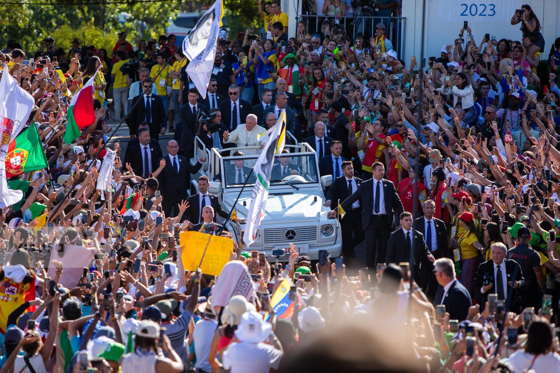 Purchase Pope Francis at Parque Eduardo VII _ Lisbon  by Francisco Melim